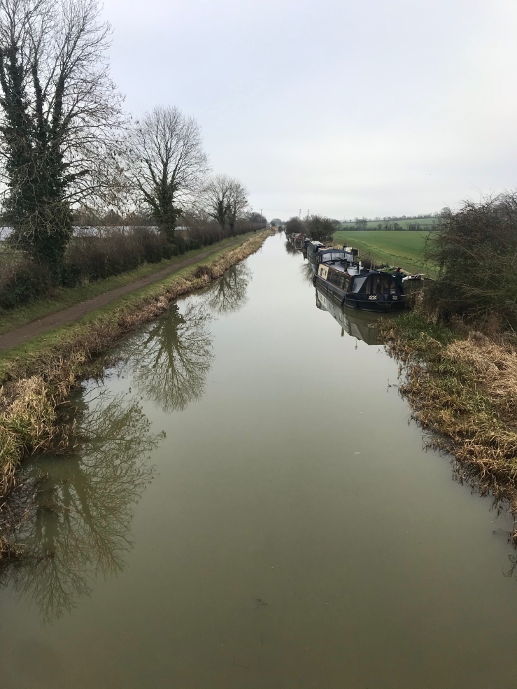 an image of the Avon and Kennet canal on an overcast day in January 2021
